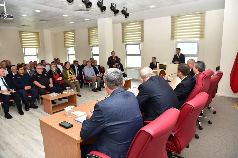 Valimiz Osman HACIBEKTAŞOĞLU,  İlçemizde Muhtarlarımız İle Bir Araya Geldi